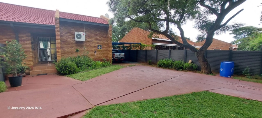 3 Bedroom Property for Sale in Geelhoutpark North West